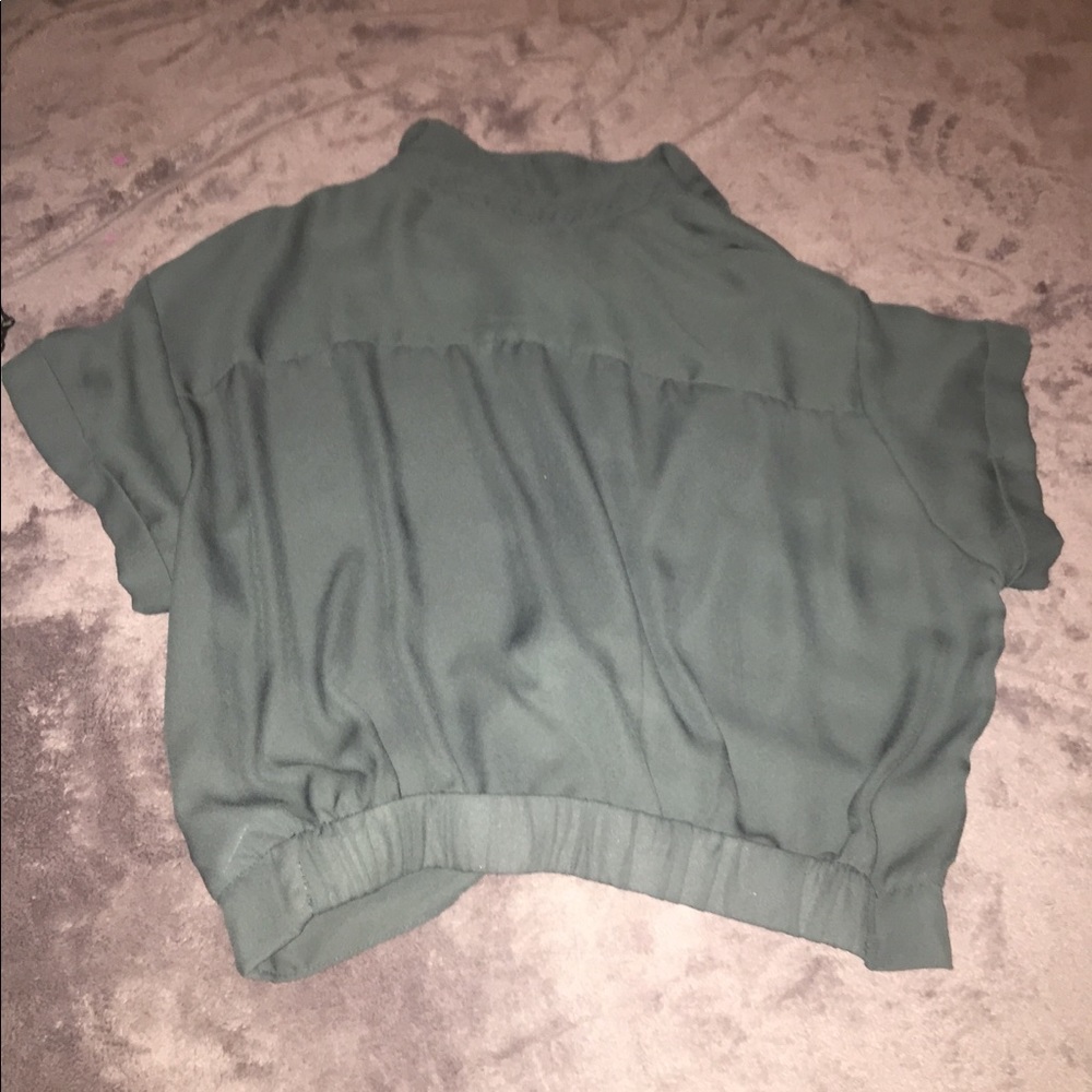 Button up - Picture 3 of 3